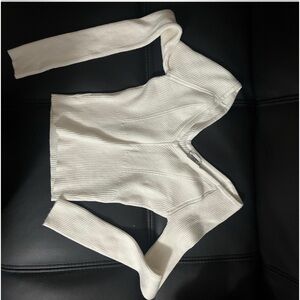 3/4 sleeve white crop top Abercrombie